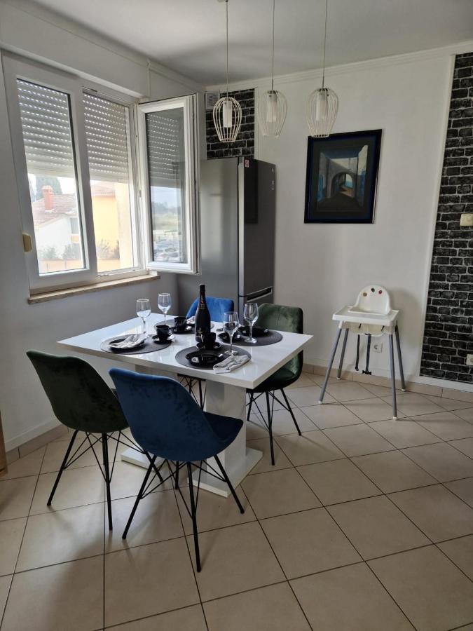 Apartment Franko Pula Bagian luar foto